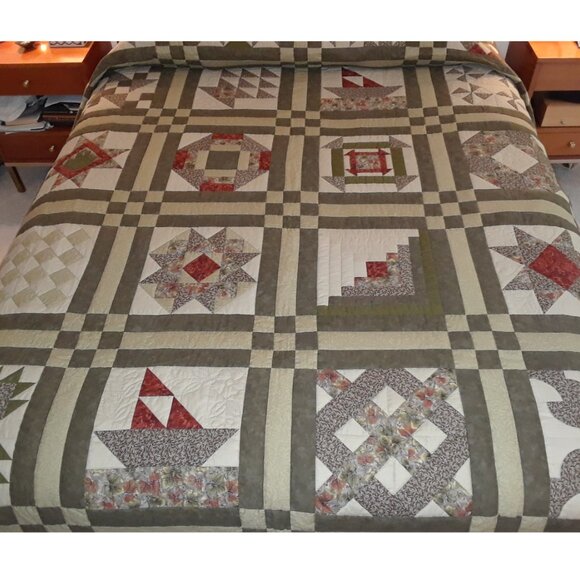 Authentic Hand-stitched Kutztown Amish Quilt - Queen Size - Picture 6 of 16